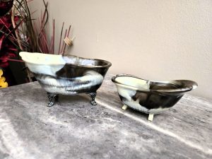 Brown and Beige Bathtub Set
