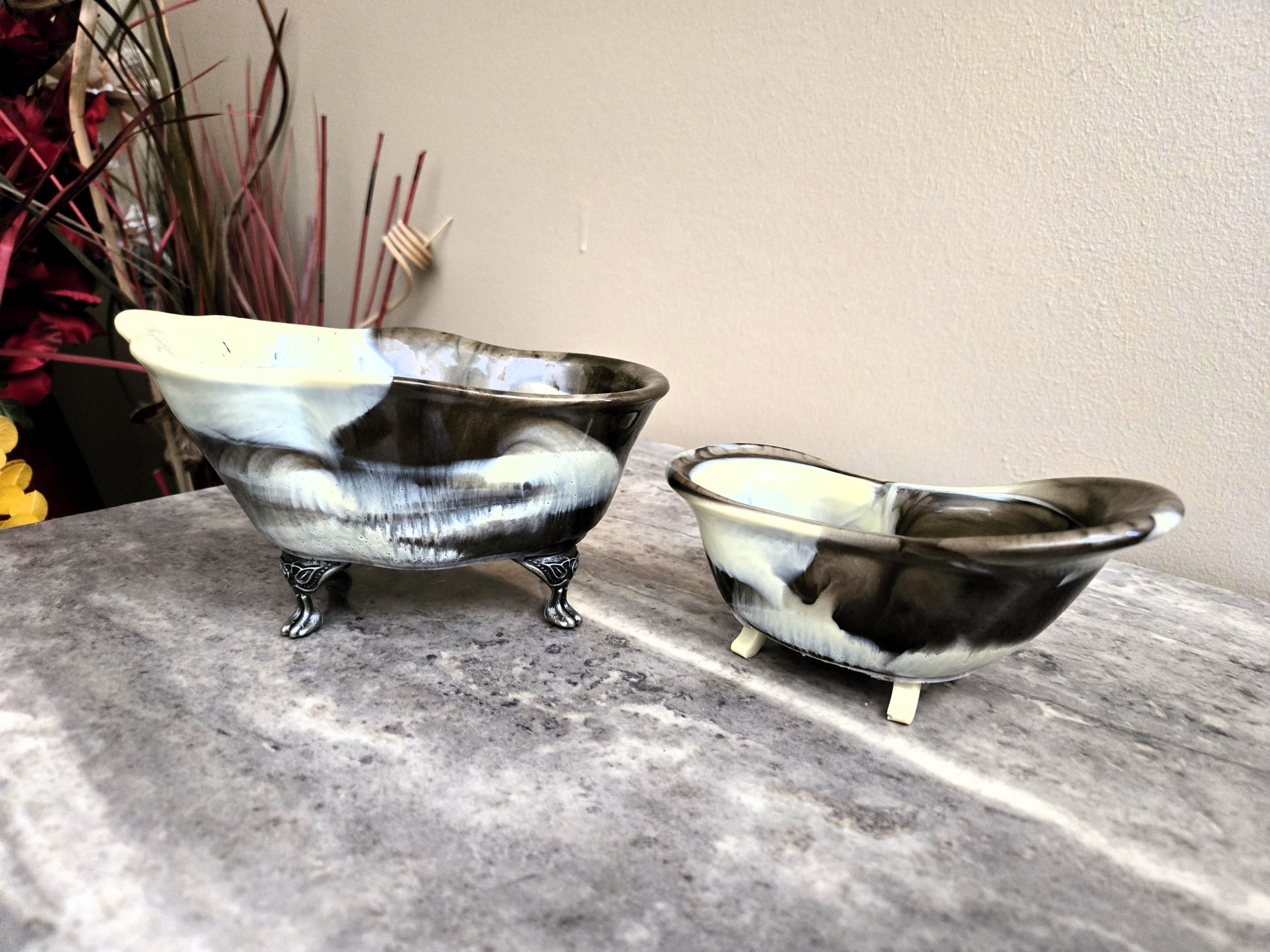 Brown and Beige Bathtub Set
